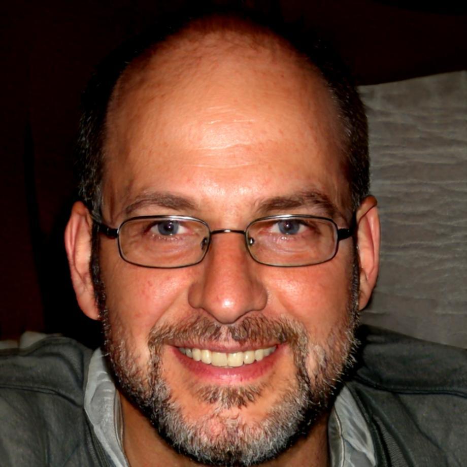 Dr. Marcus Weber, Senior Finanzanalyst